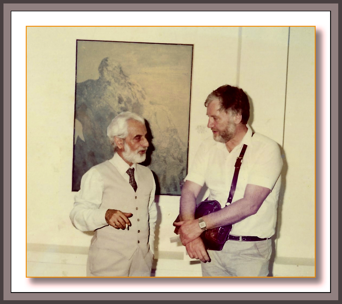 Manohar Kaul in conversation with a visitor