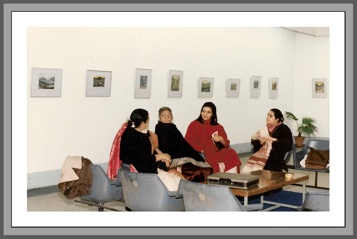 Leisure moments with a guest, Mohini Kaul, artist Kishori Kaul, and daughter-in-law Archana Kaul
