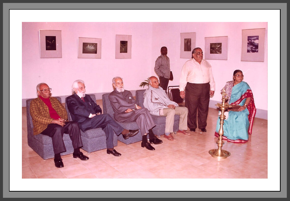 Santo Datta (art critic), Manohar Kaul, chief guest B.C. Sanyal, Bimal Das Gupta (eminent artist), AIFACS secretary S.S. Bhagat, and Mohini Kaul